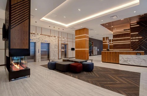 Chinatown Hotel | Hampton Inn Montreal Downtown, Qc