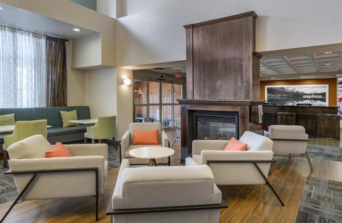 West Edmonton Hotel | Hampton Inn & Suites Edmonton/West