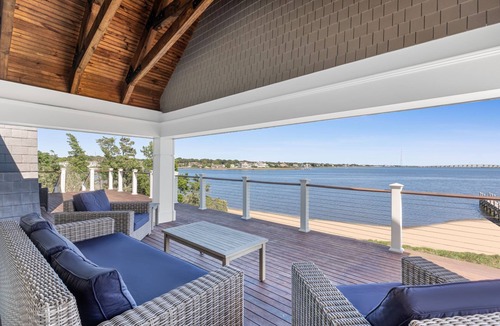 Hampton Bays House | Hamptons waterfront gem!