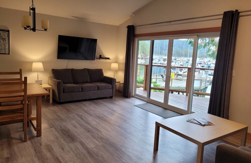 Irvines Landing Cabin | Harbour Hideaway - Steps from the Ocean with a Private Hot Tub