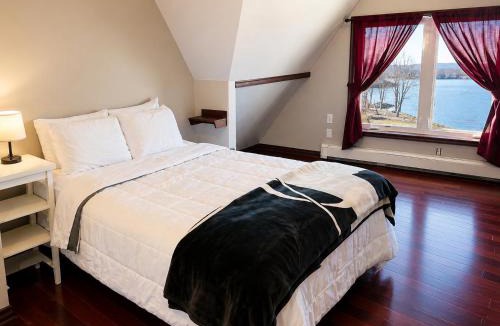 Sydney Hotel | Harbourview Inn, SureStay Collection by Best Western