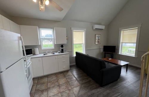 The Bluff Ski Chalet | Hardy's Parlee Beach Chalet #1