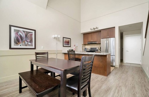 Harrison Hot Springs Apartment | Harrison Lake Pets Welcome-3BR Penthouse Suite