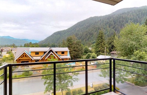Harrison Hot Springs House | Harrison Lake View Suites - Two Bedroom Lake View Suite 1