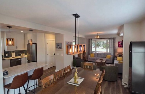 Stratford House | Hazel House/Whole House