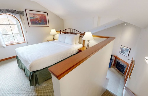 Sun Peaks Hotel | Hearthstone Lodge #301