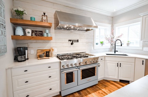 Crawford House | Heated Pool, Hot tub, Chef’s Kitchen, Tesla charging, Sleeps 14