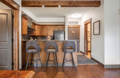 Radium Hot Springs Apartment | Heavenly Mountain Hideaway | Pool | Hot Tub