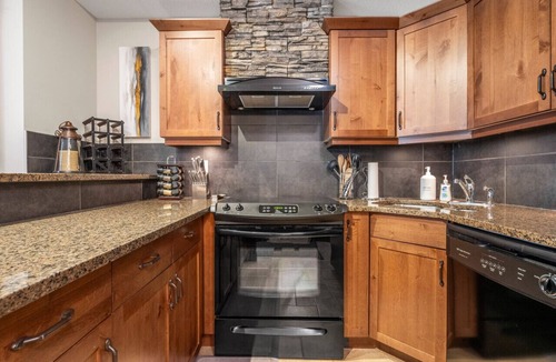 Radium Hot Springs Apartment | Heavenly Mountain Hideaway | Pool | Hot Tub
