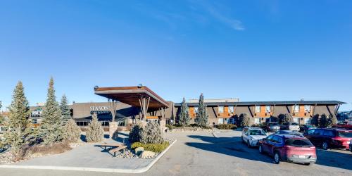High River Hotel | Heritage Inn Hotel & Convention Centre - High River