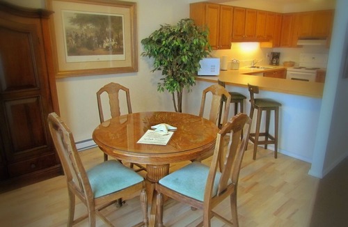Campbell River Hotel | Heron's Landing Hotel