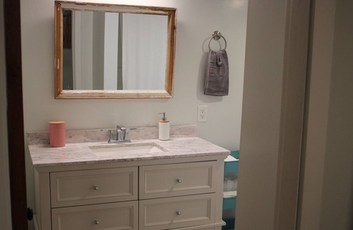 Saanich West Apartment | Hidden Gem 15 min to downtown Victoria, no cleaning fee