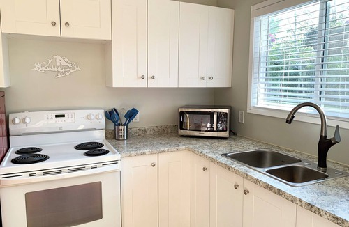 Coal Harbour Apartment | Hidden JEM Apartment-Hotel - Spacious Home Away From Home