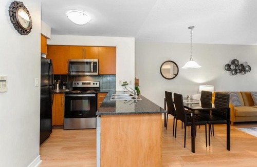 Downtown Mississauga Apartment | High-Rise Skyline Suite Sleeps 5 Steps to SQ1