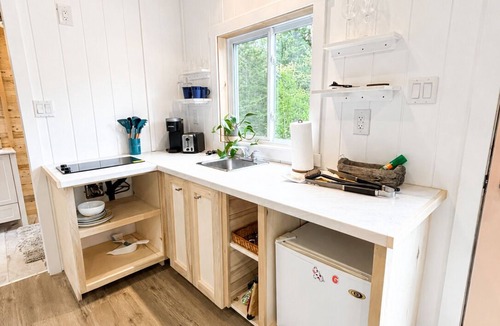 Lawrencetown Cottage | High Tide Hideaway: Tiny Home Retreat 8 min from Lawrencetown Beach