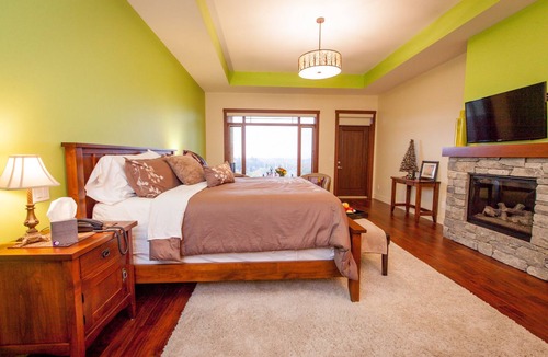 Toovey Heights Bed & Breakfast | Hillcrest Farm Market B&B