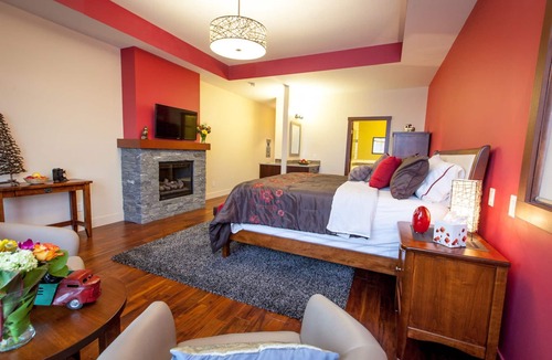 Toovey Heights Bed & Breakfast | Hillcrest Farm Market B&B