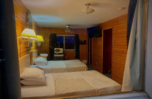 Saint John Hotel | Hillcrest Motel