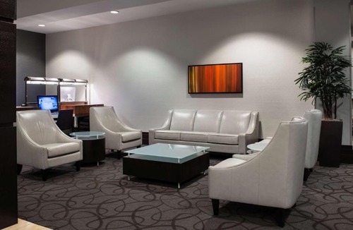 Winnipeg Hotel | Hilton Winnipeg Airport Suites