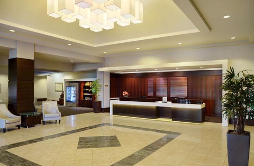 Winnipeg Hotel | Hilton Winnipeg Airport Suites