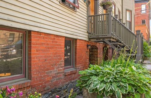 South End House | Historic Old South District Aft Castle Suite