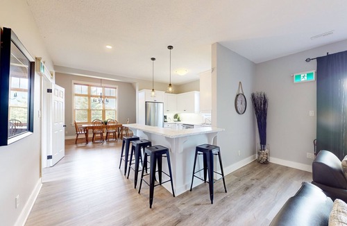 The Blue Mountains House | Historic Snowbridge Townhomes