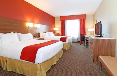Banff Trail Hotel | Holiday Inn Express and Suites Calgary University by IHG