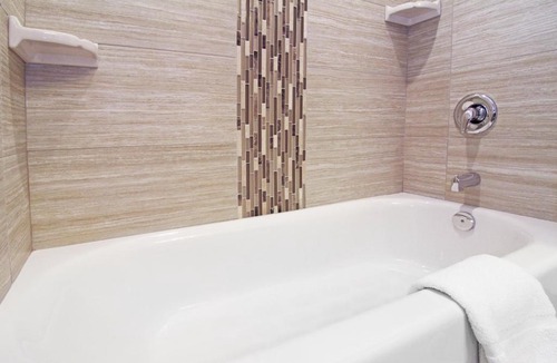Banff Trail Hotel | Holiday Inn Express and Suites Calgary University by IHG