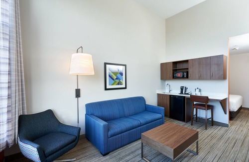 Dieppe Hotel | Holiday Inn Express Hotel & Suites Airport Dieppe by IHG