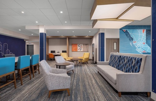Courtenay Hotel | Holiday Inn Express & Suites Courtenay - Comox by IHG