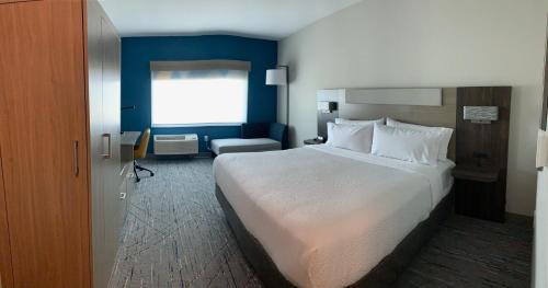 Courtenay Hotel | Holiday Inn Express & Suites Courtenay - Comox by IHG