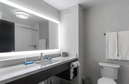 Dilworth Mountain Estates Hotel | Holiday Inn Express & Suites Kelowna - East by IHG
