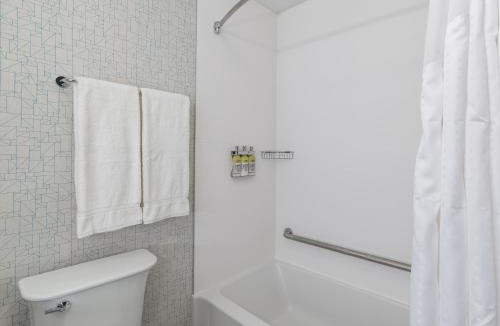 Dilworth Mountain Estates Hotel | Holiday Inn Express & Suites Kelowna - East by IHG
