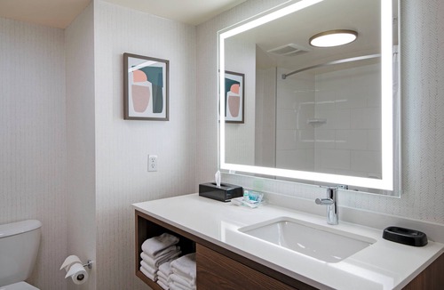 Kamloops Hotel | Holiday Inn Hotel & Suites Kamloops by IHG