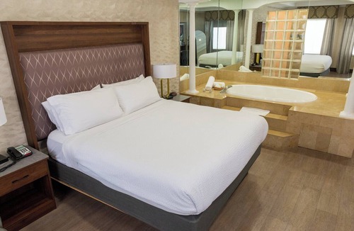 Plainview Hotel | Holiday Inn Plainview-Long Island by IHG