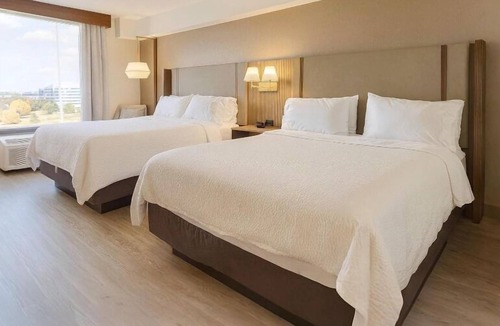 Mississauga Hotel | Holiday Inn & Suites Mississauga West - Meadowvale