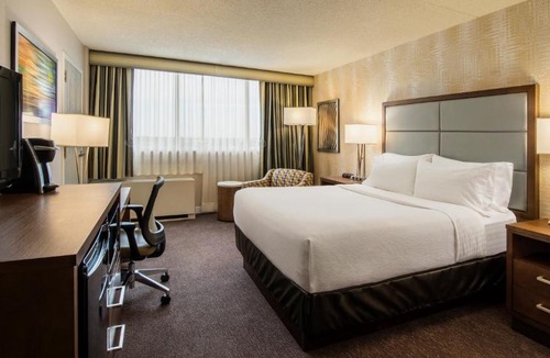 Fort Gary Hotel | Holiday Inn Winnipeg-South by IHG