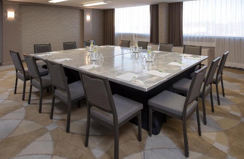 Fort Gary Hotel | Holiday Inn Winnipeg-South by IHG
