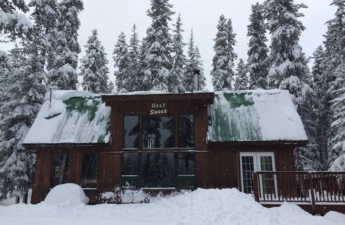 Apex Mountain Cabin | Holy Smoke Ski-in/out 5 Bed Rm 9 Beds w HOT TUB Cabin at Apex
