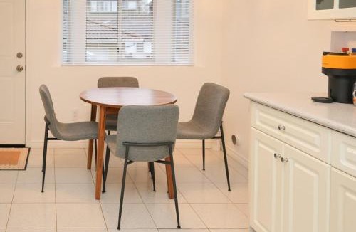 Marpole Villa | Home Base Van West 5 Bedrooms