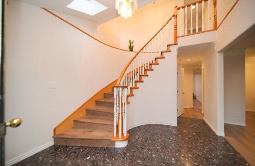 Marpole Villa | Home Base Van West 5 Bedrooms