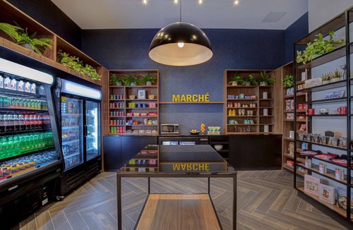 Chinatown Hotel | Homewood Suites by Hilton Montreal Downtown, QC