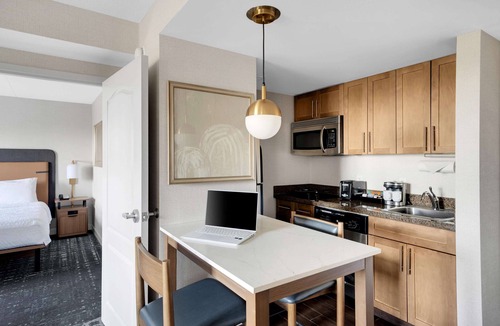 Unionville Hotel | Homewood Suites by Hilton Toronto-Markham