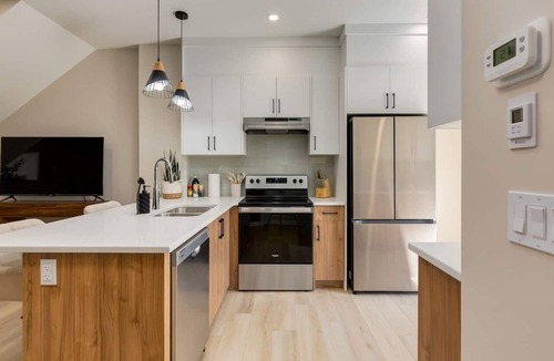 Southwest Calgary House | "Honey" NEW 3 Bdrm Townhome-10 mins from C-Train!