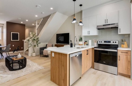 Southwest Calgary House | "Honey" NEW 3 Bdrm Townhome-10 mins from C-Train!