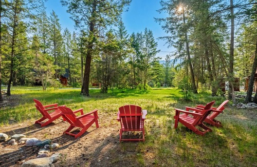East Kootenay Cabin | Hoodoo Haven | Game Room | Pets | Fireplace | Yard