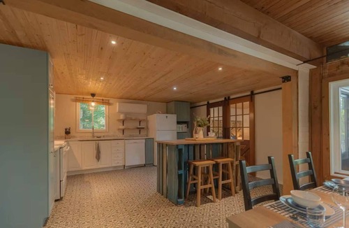 Brebeuf Ski Chalet | Hot Tub on the River with BBQ & Fire Pit