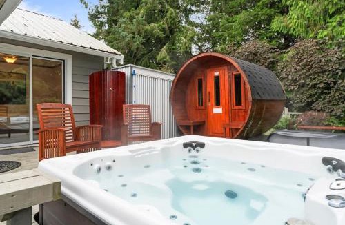 Port Renfrew House | Hot tub - Sauna - Panoramic Ocean View THE POINT - Pet Friendly
