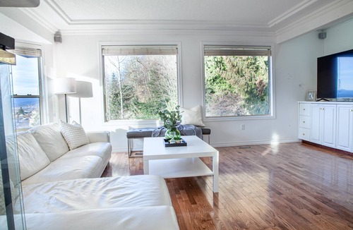 Upper Ten Oaks House | Hot tub. Sleep 40. Central. Private House