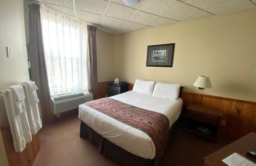 Goderich Hotel | Hotel Bedford